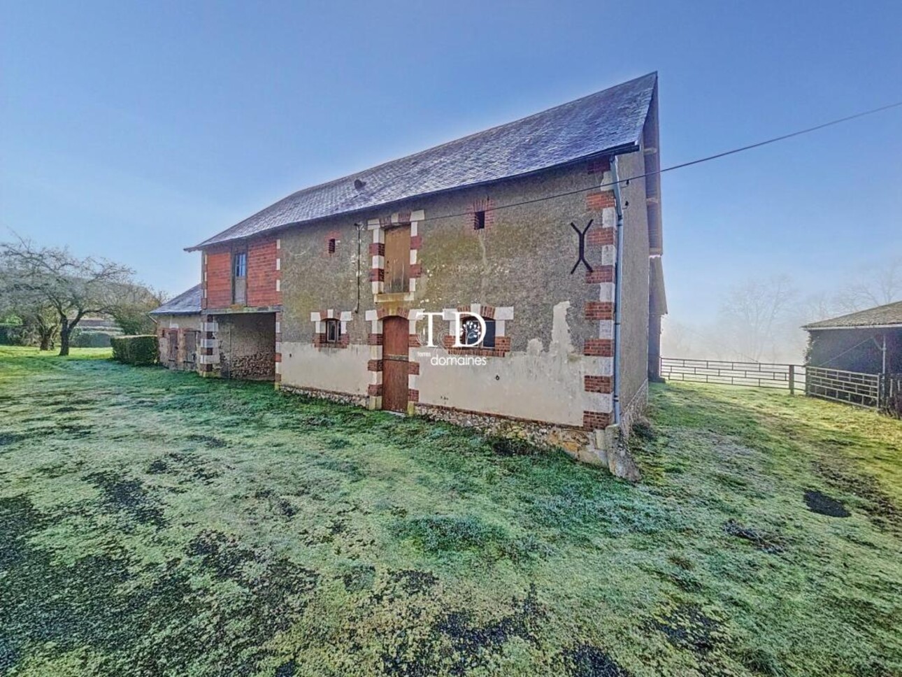 Photos 2 - Tourist - Ancien corps de ferme avec dépendances et prairie