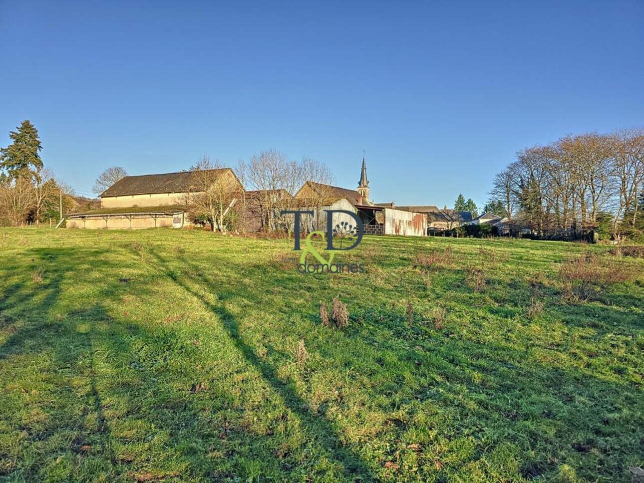 Photos 13 - Touristique - Ancien corps de ferme avec dépendances et prairie