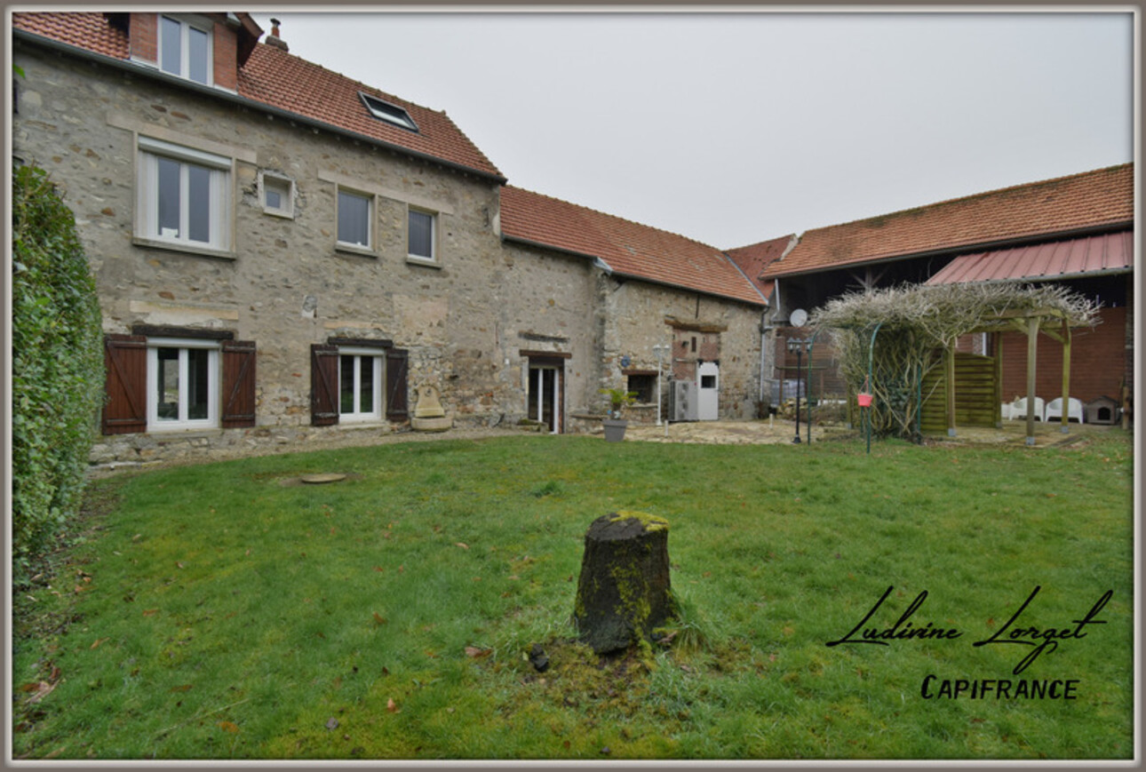 Photos 2 - Touristique - Corps de ferme (430m2hab) avec 3 logements–terrain 6473m2. Une maison principale de 168 m²-un appartement de plain-pied de 99 m²- un second appartement de 162 m²-Garage –Atelier–Dépendances– 9 boxes