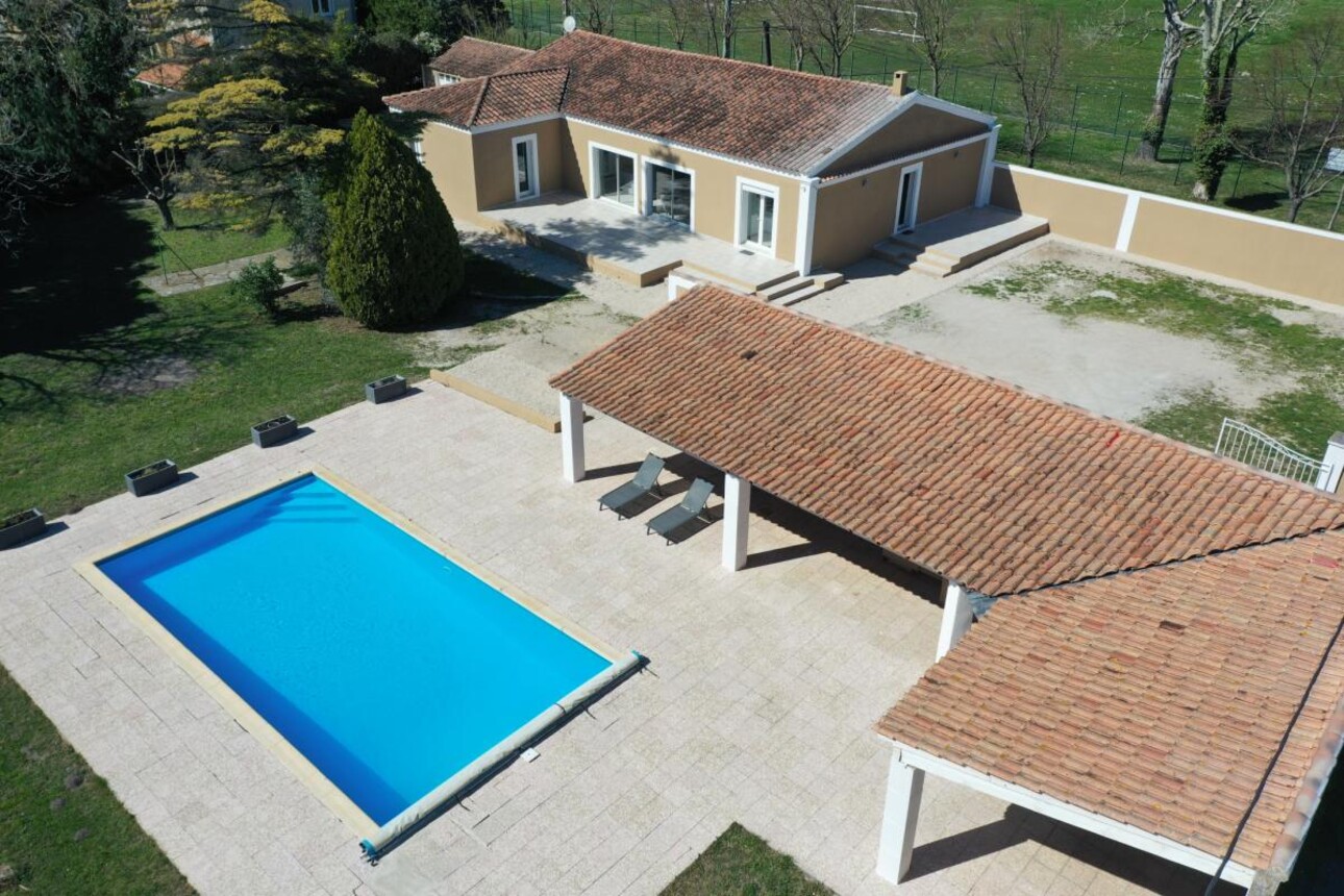 Photos 1 - Prestige - Une villa avec piscine et potentiel constructible