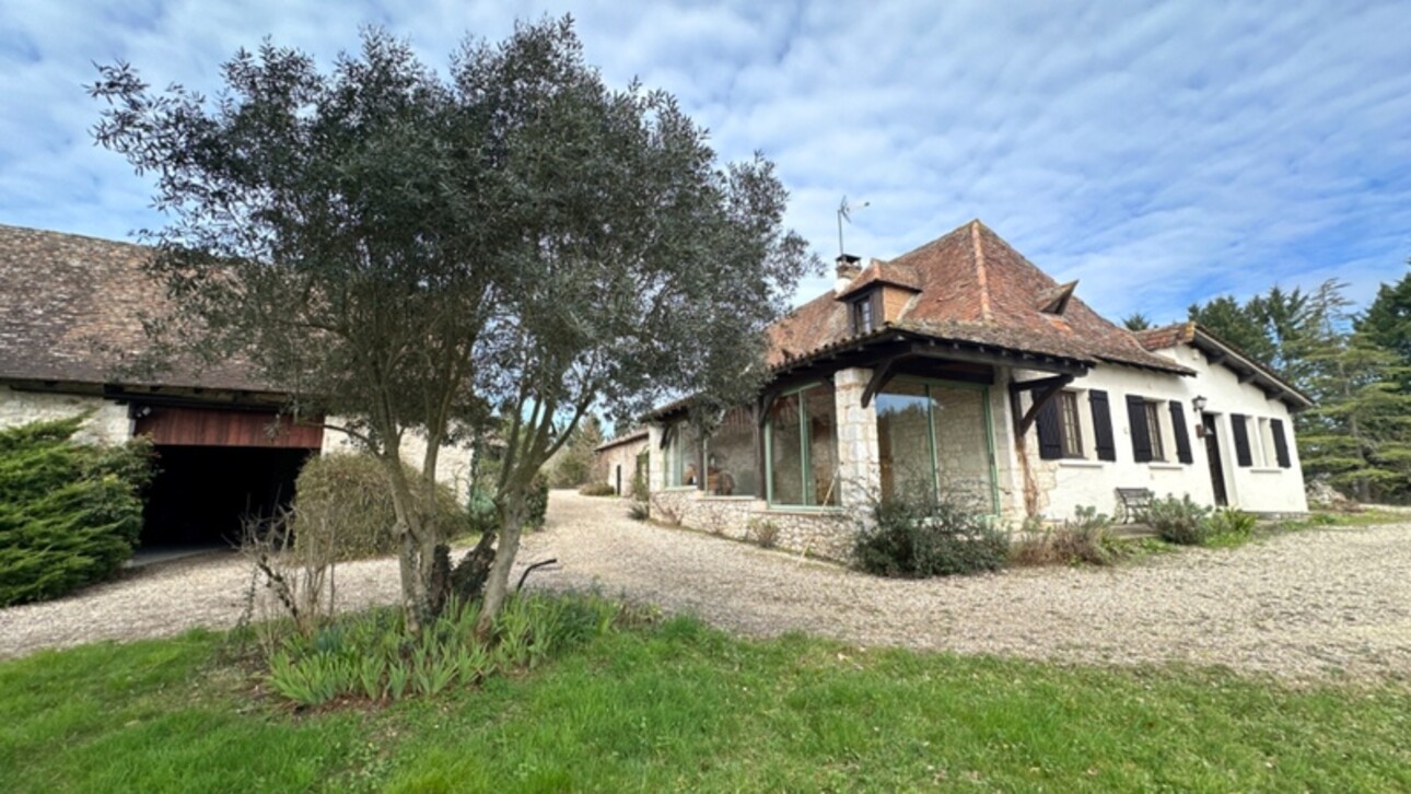 Photos 4 - Touristique - Propriété à vendre 10 pièces proche de BERGERAC (24), gîtes, étang, piscine 8 hectares