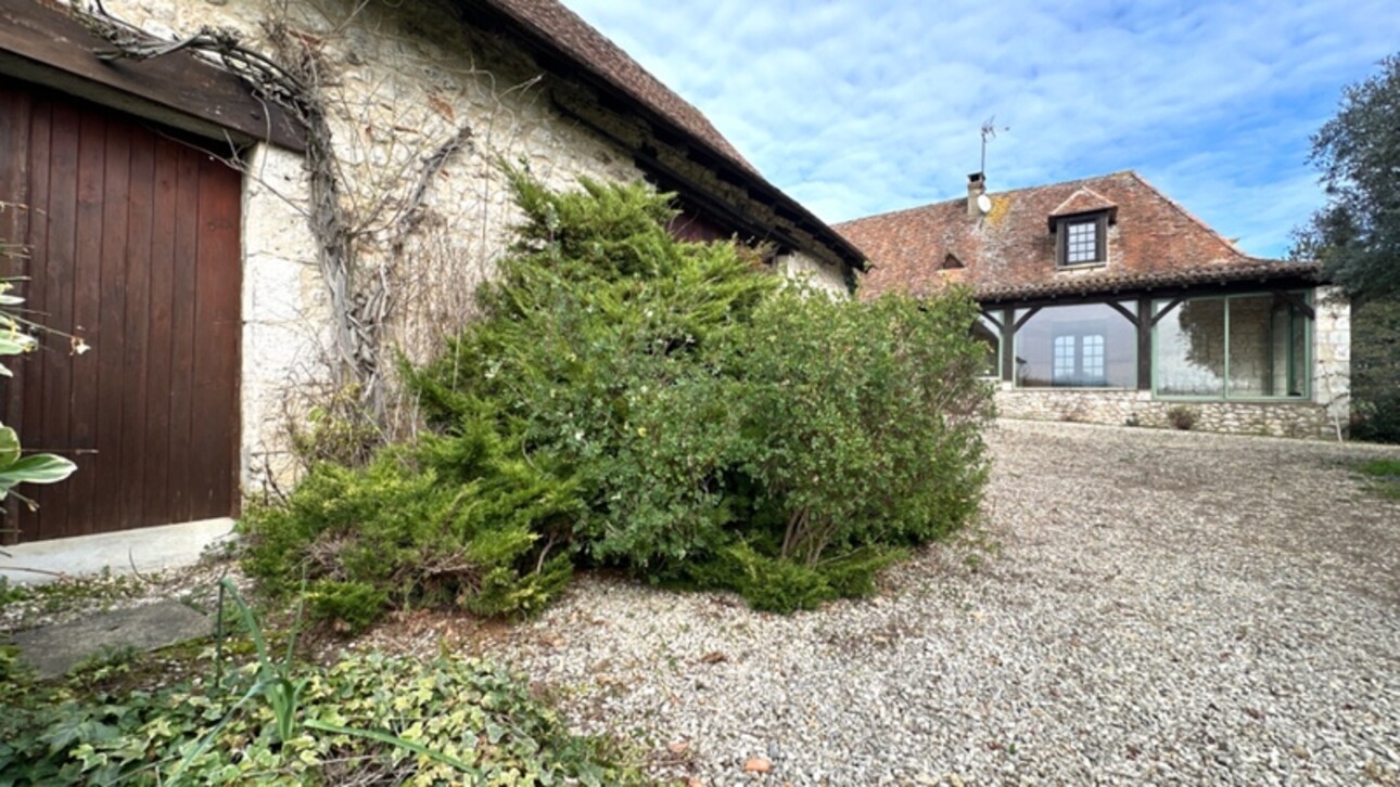 Photos 6 - Touristique - Propriété à vendre 10 pièces proche de BERGERAC (24), gîtes, étang, piscine 8 hectares