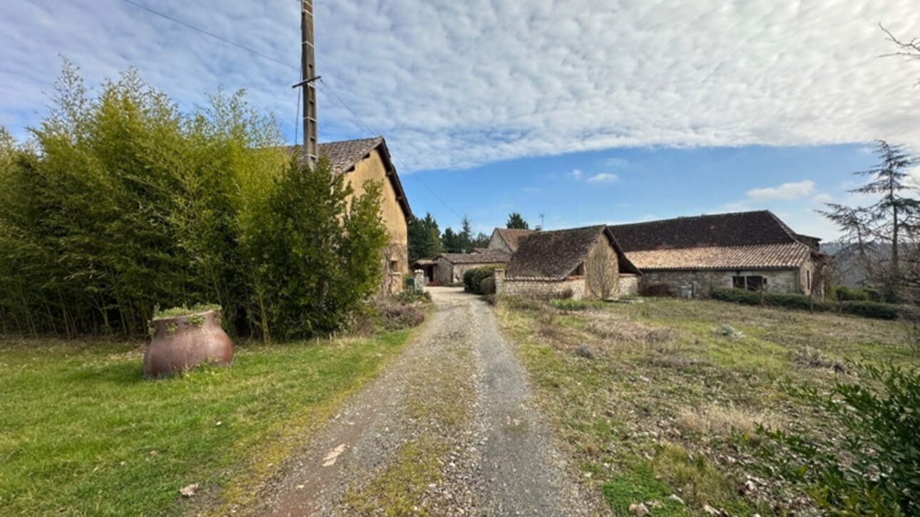 Photos 44 - Touristique - Propriété à vendre 10 pièces proche de BERGERAC (24), gîtes, étang, piscine 8 hectares