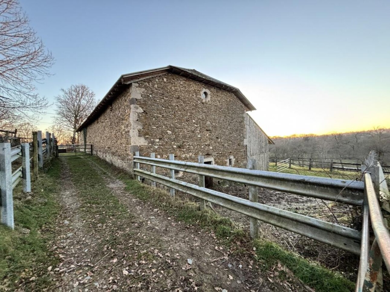 Photos 7 - Tourist - Barn