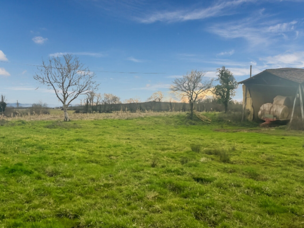 Photos 3 - Touristique - Dpt Gers (32), à vendre MIELAN grange à rénover sur un joli terrain de 1980 m² - Vue Pyrénées