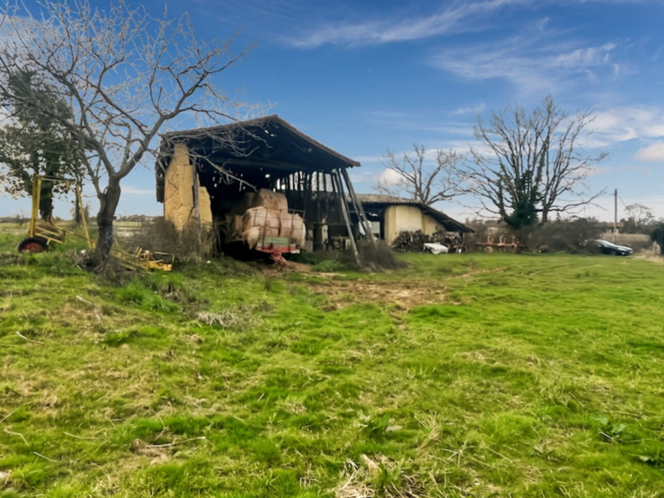 Photos 5 - Touristique - Dpt Gers (32), à vendre MIELAN grange à rénover sur un joli terrain de 1980 m² - Vue Pyrénées