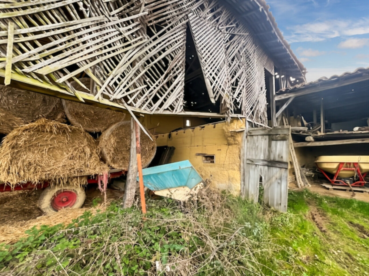 Photos 8 - Touristique - Dpt Gers (32), à vendre MIELAN grange à rénover sur un joli terrain de 1980 m² - Vue Pyrénées