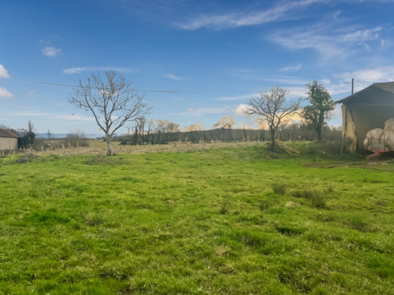 Photos 10 - Touristique - Dpt Gers (32), à vendre MIELAN grange à rénover sur un joli terrain de 1980 m² - Vue Pyrénées