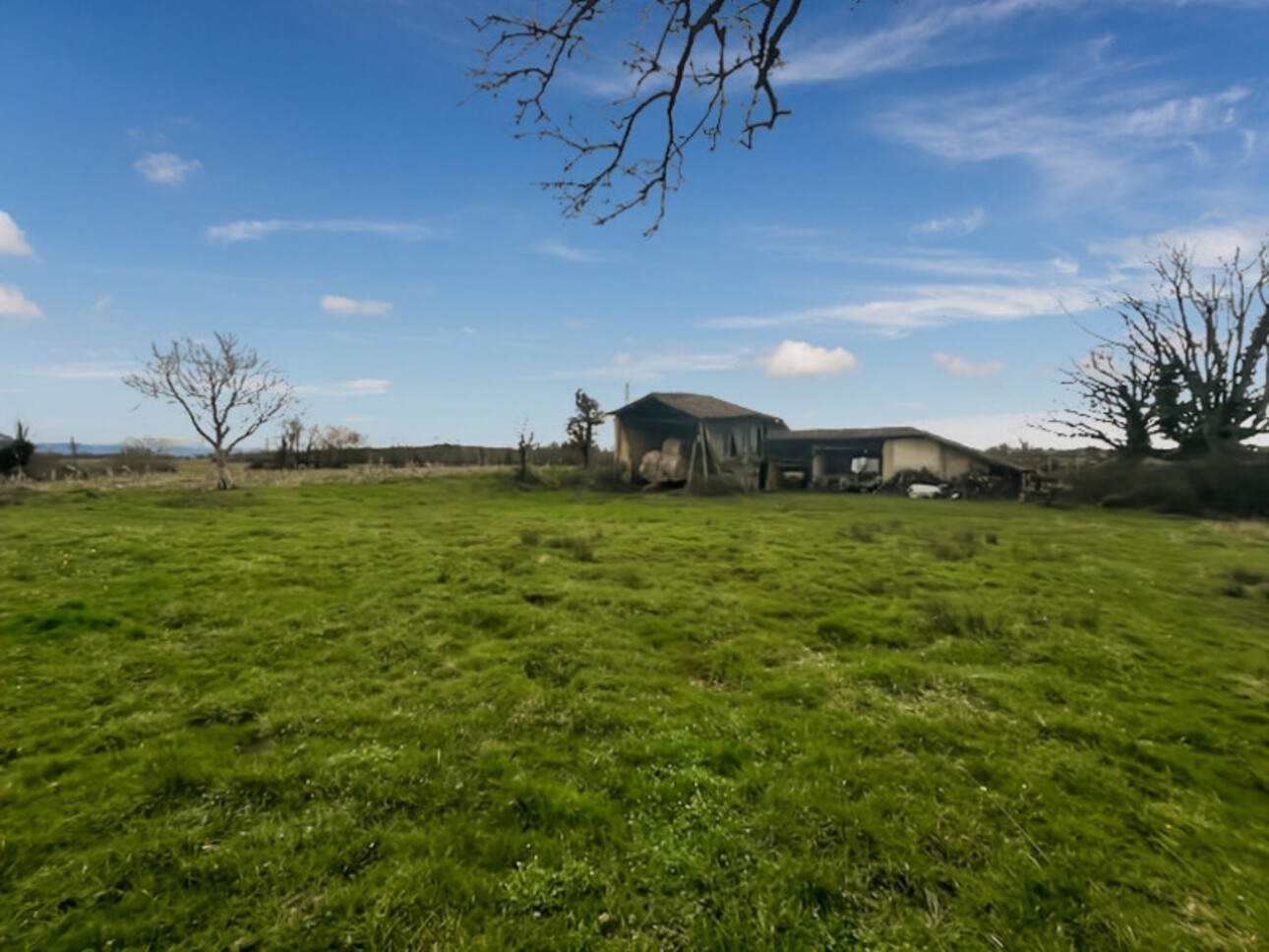 Photos 11 - Touristique - Dpt Gers (32), à vendre MIELAN grange à rénover sur un joli terrain de 1980 m² - Vue Pyrénées