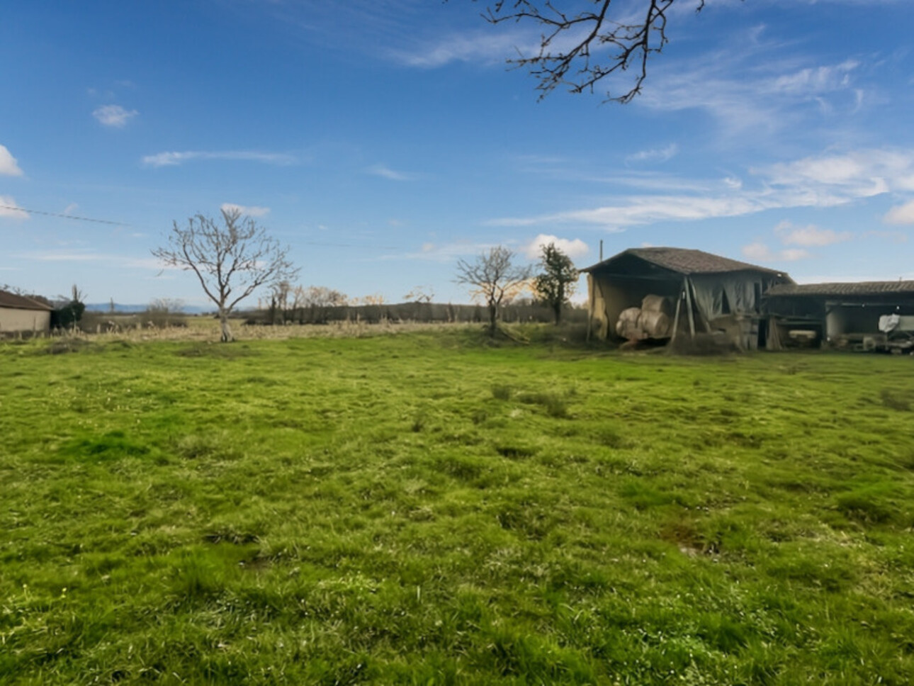 Photos 12 - Touristique - Dpt Gers (32), à vendre MIELAN grange à rénover sur un joli terrain de 1980 m² - Vue Pyrénées