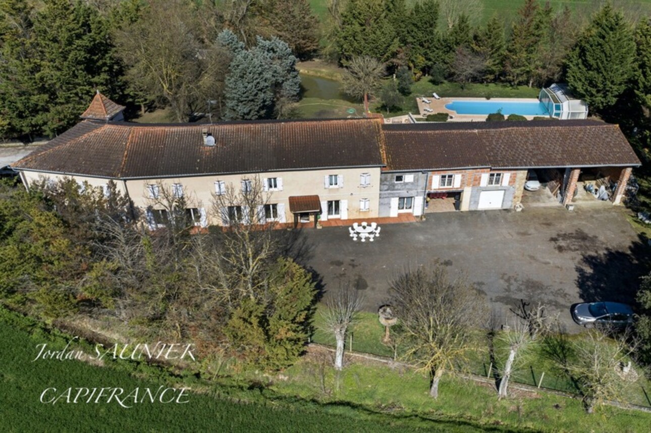 Photos 1 - Touristique - Dpt Haute Garonne (31), à vendre proche de CARAMAN propriete P22 de 375 m² - Terrain de 9 000 m²