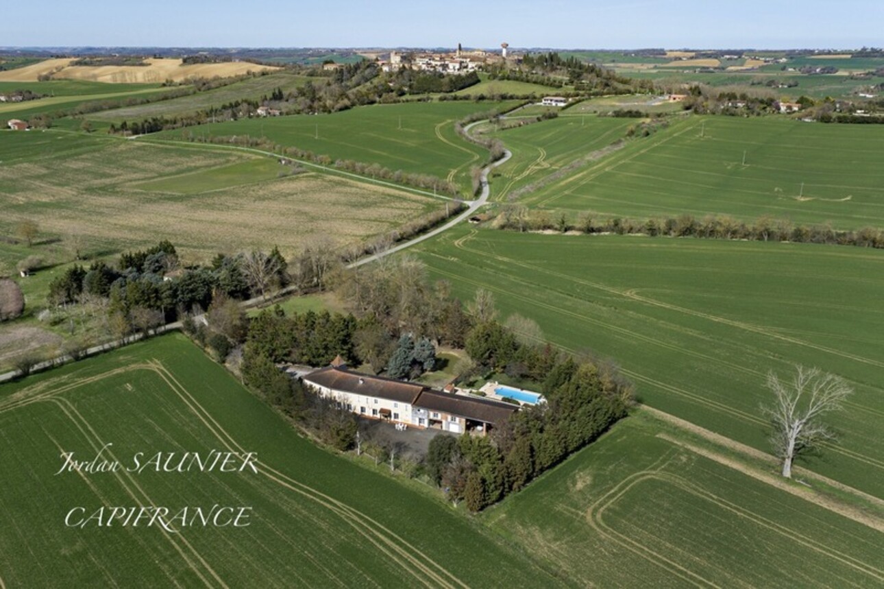 Photos 4 - Touristique - Dpt Haute Garonne (31), à vendre proche de CARAMAN propriete P22 de 375 m² - Terrain de 9 000 m²