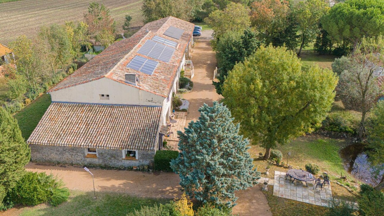 Photos 2 - Tourist - Farm with outbuildings