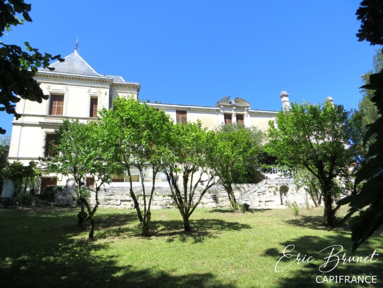 Photos 1 - Prestige - Ancien Château Viticole avec ses dépendances