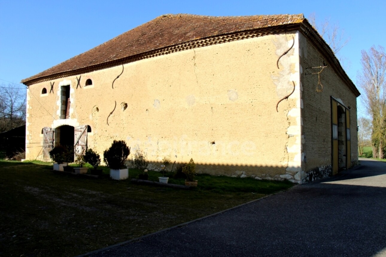 Photos 30 - Équestre - Propriété agricole avec maison de 205 m2, grange de 415 m2 et ancien séchoir à tabac de 270 m2 à vendre à FLEURANCE (32), sur terrain de 15 800 m2