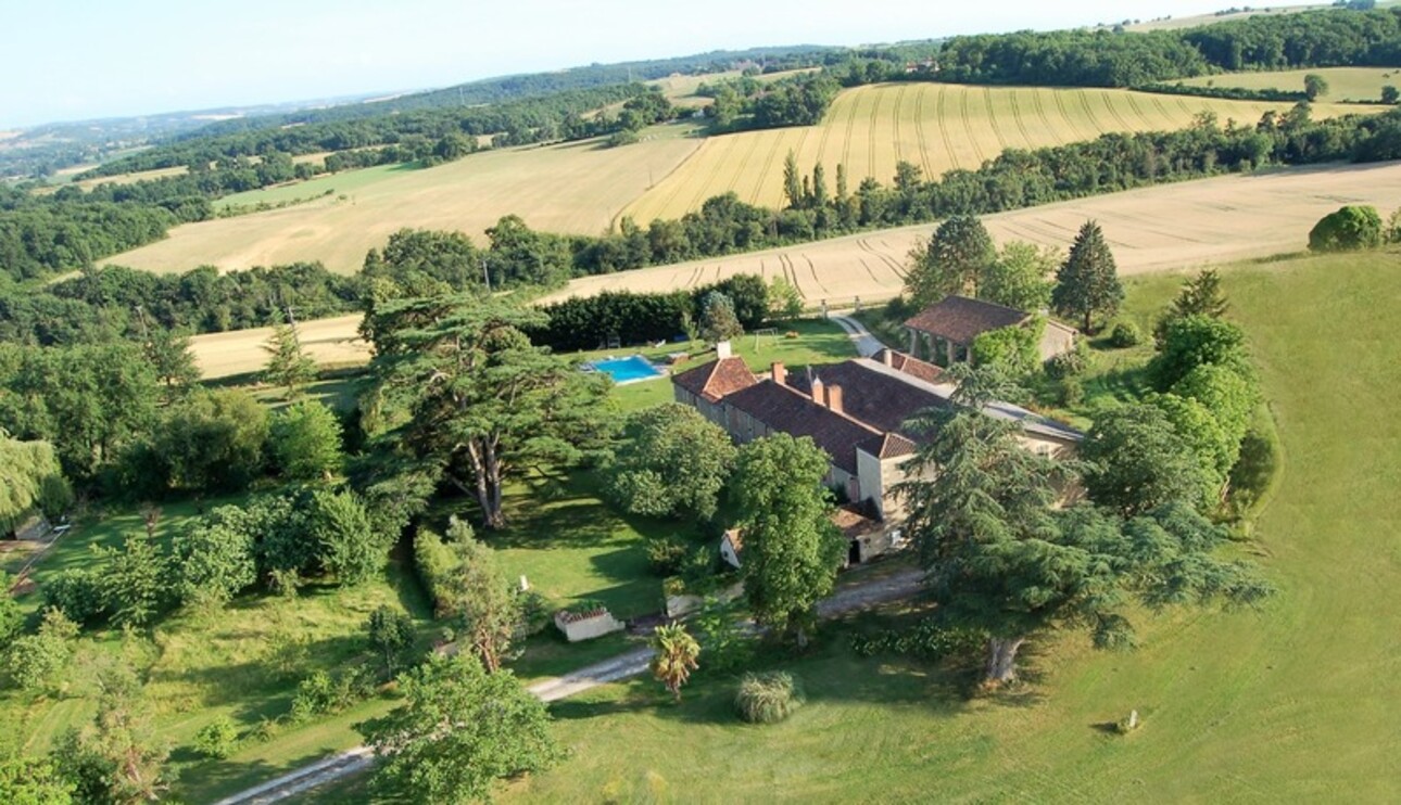 Photos 24 - Prestige - Dpt Gers (32), Proche AUCH - ELEGANTE PROPRIETE GASCONNE sans travaux piscine -4,5HA,- gîtes- chambres d'hôtes - évènementiels