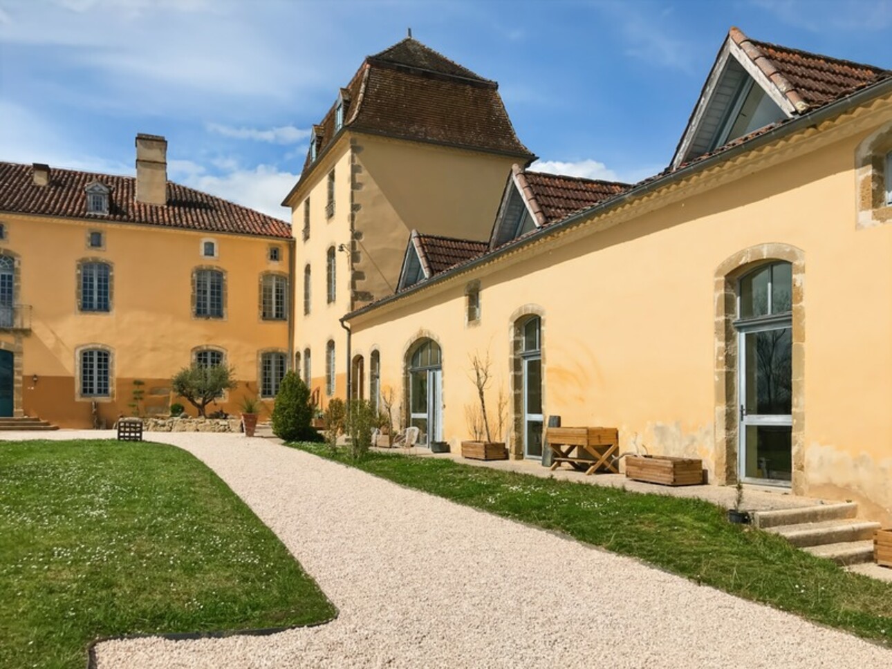 Photos 3 - Prestige - A vendre proche de MARCIAC (32) - Château de 32 pièces - 1540 m2 habitables - Domaine de 5,8 hectares