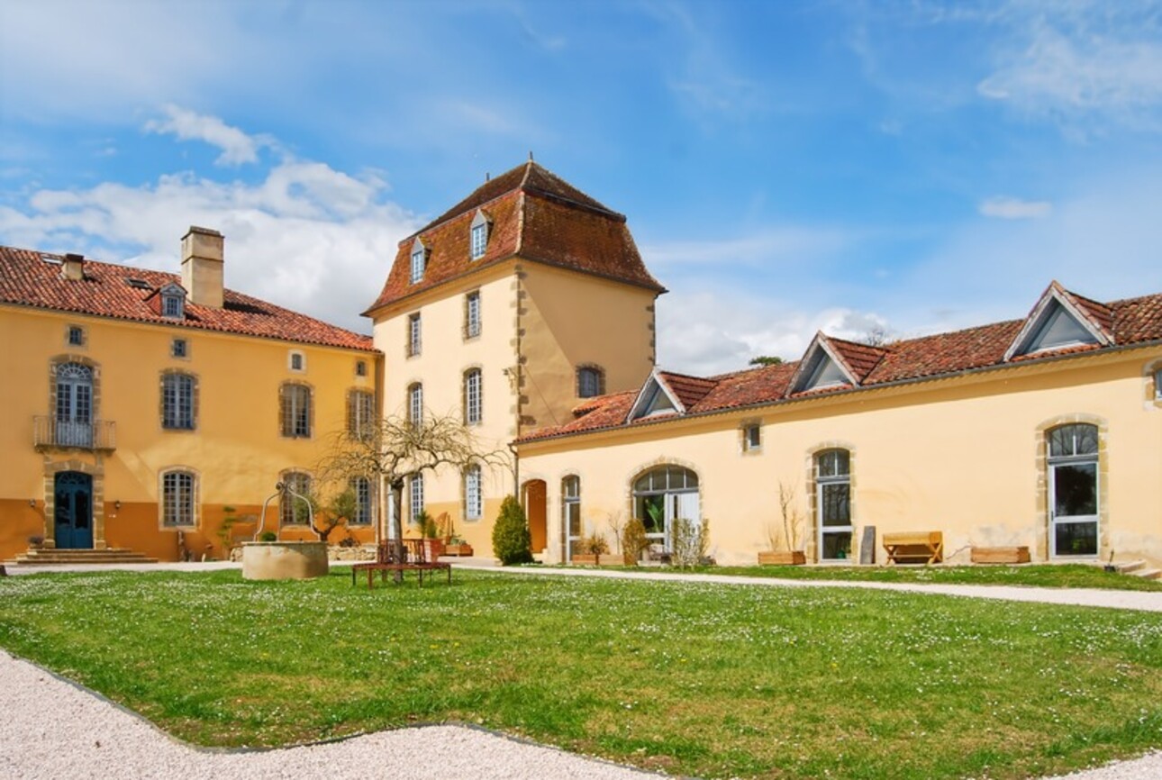 Photos 41 - Prestige - A vendre proche de MARCIAC (32) - Château de 32 pièces - 1540 m2 habitables - Domaine de 5,8 hectares