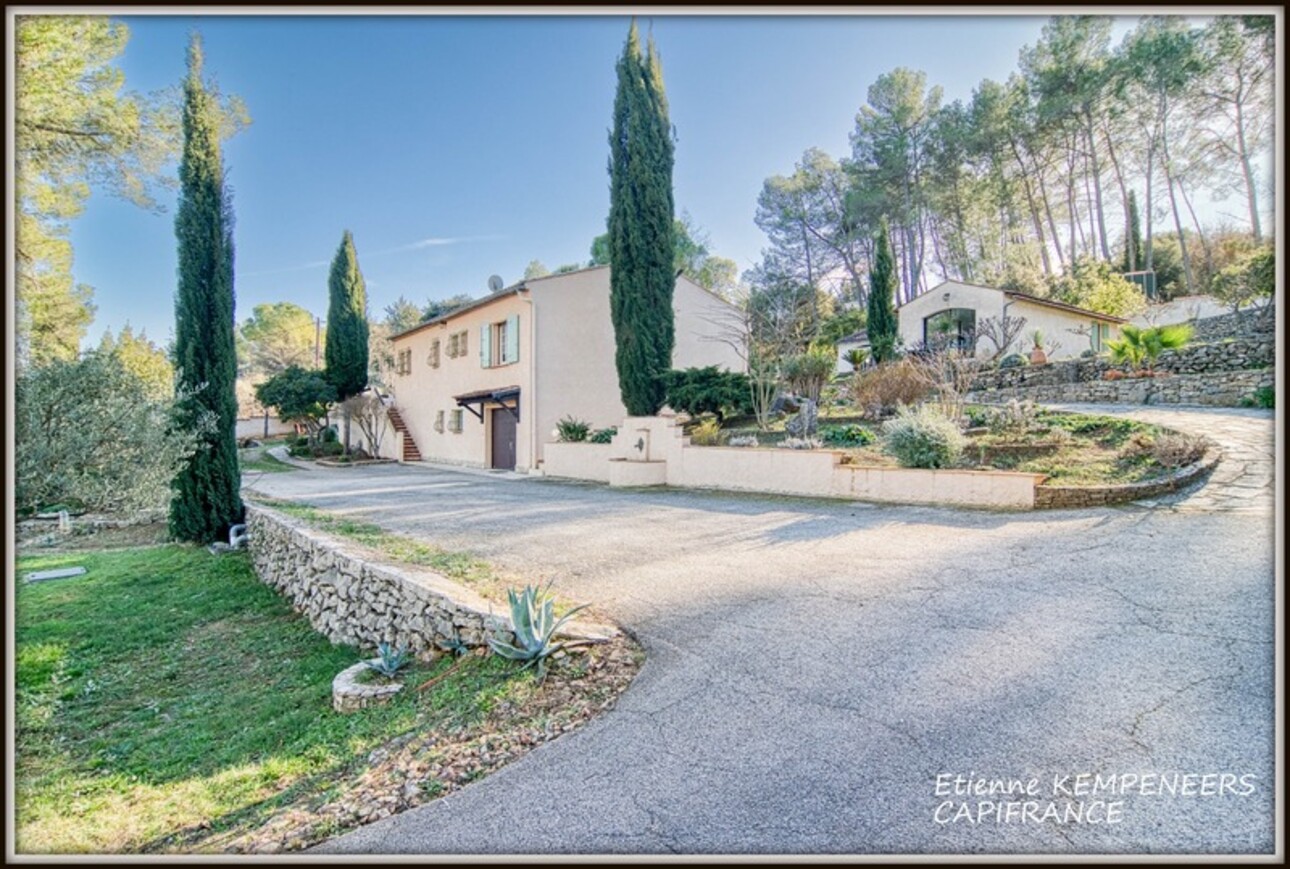 Photos 2 - Touristique - LORGUES, propriété au calme de 188 m² comprenant 2 logements sur un terrain arboré et clos de 5 000 m² avec piscine