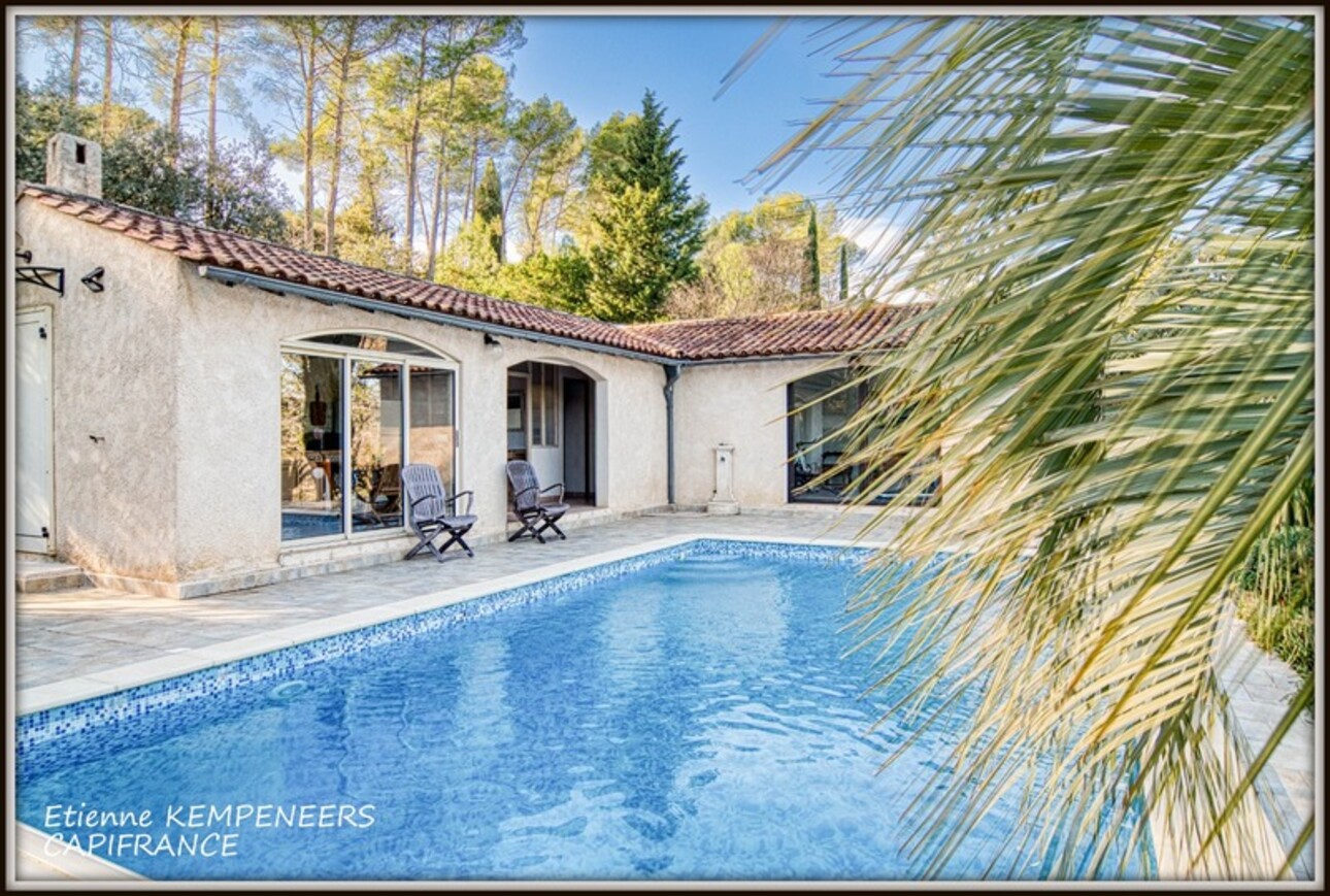 Photos 3 - Touristique - LORGUES, propriété au calme de 188 m² comprenant 2 logements sur un terrain arboré et clos de 5 000 m² avec piscine