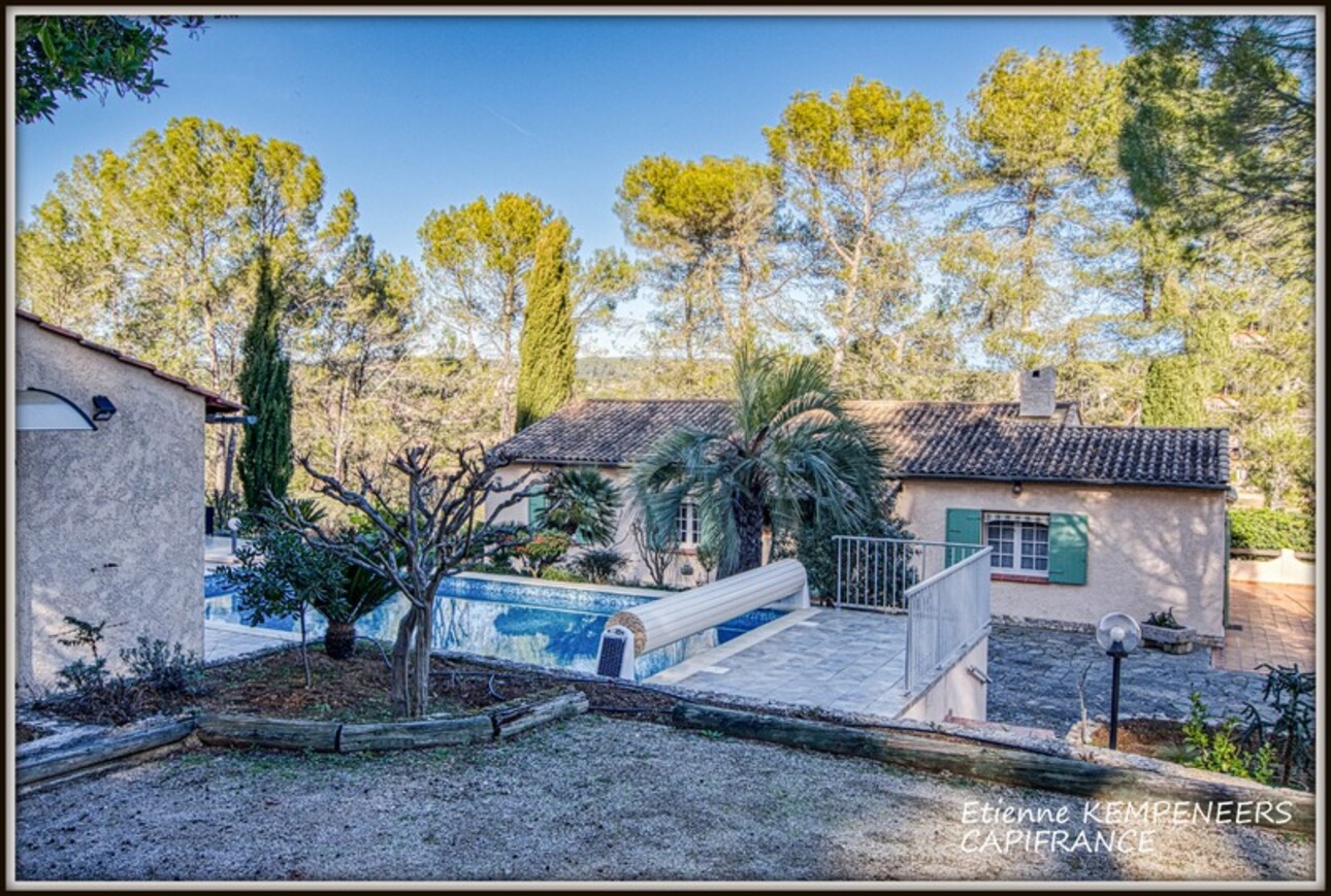 Photos 4 - Touristique - LORGUES, propriété au calme de 188 m² comprenant 2 logements sur un terrain arboré et clos de 5 000 m² avec piscine