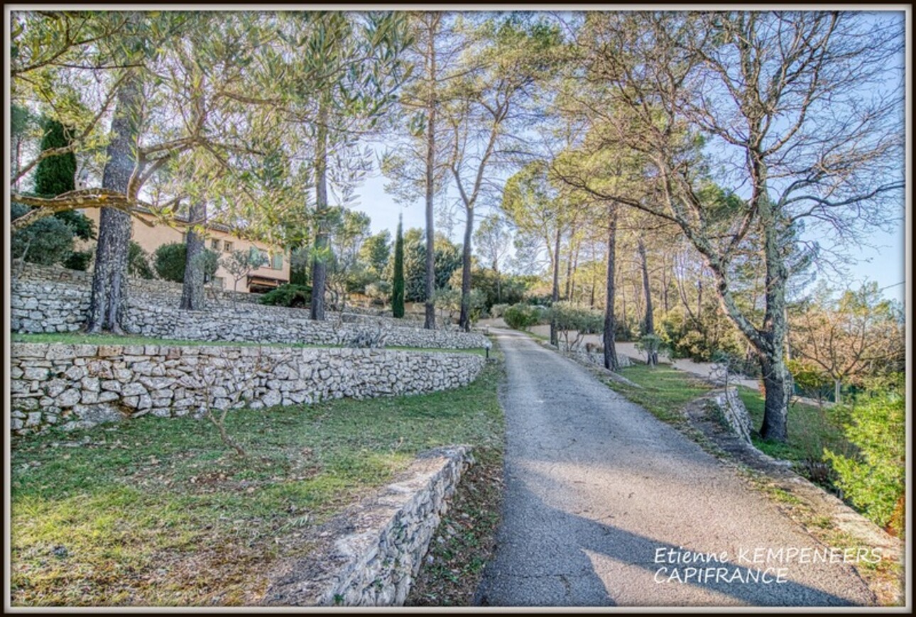 Photos 5 - Touristique - LORGUES, propriété au calme de 188 m² comprenant 2 logements sur un terrain arboré et clos de 5 000 m² avec piscine