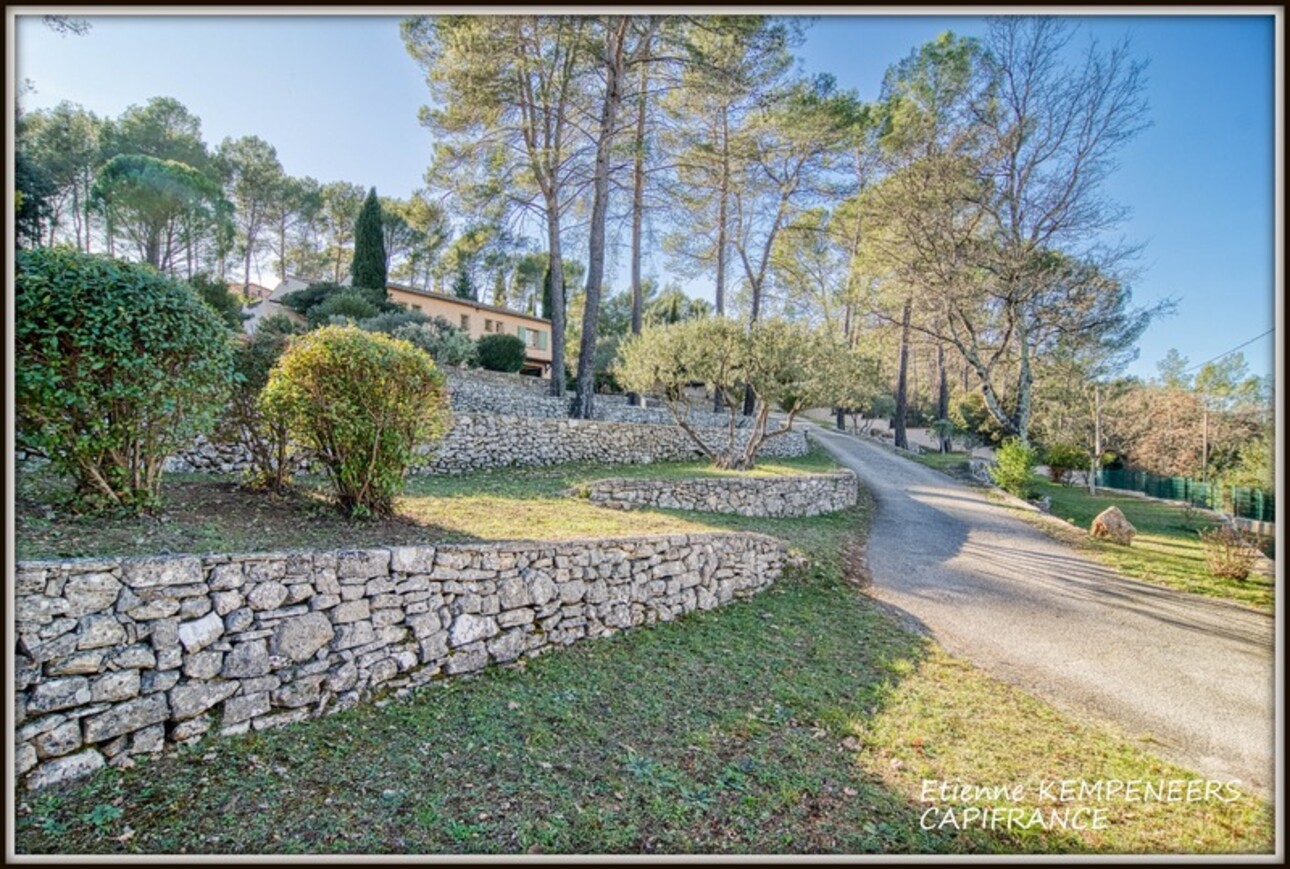 Photos 6 - Touristique - LORGUES, propriété au calme de 188 m² comprenant 2 logements sur un terrain arboré et clos de 5 000 m² avec piscine