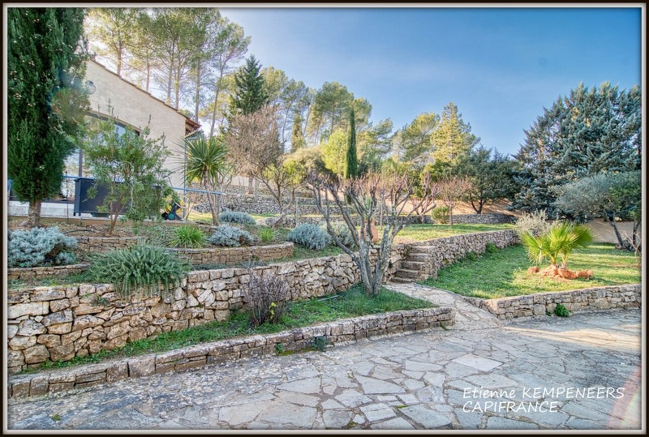 Photos 7 - Touristique - LORGUES, propriété au calme de 188 m² comprenant 2 logements sur un terrain arboré et clos de 5 000 m² avec piscine