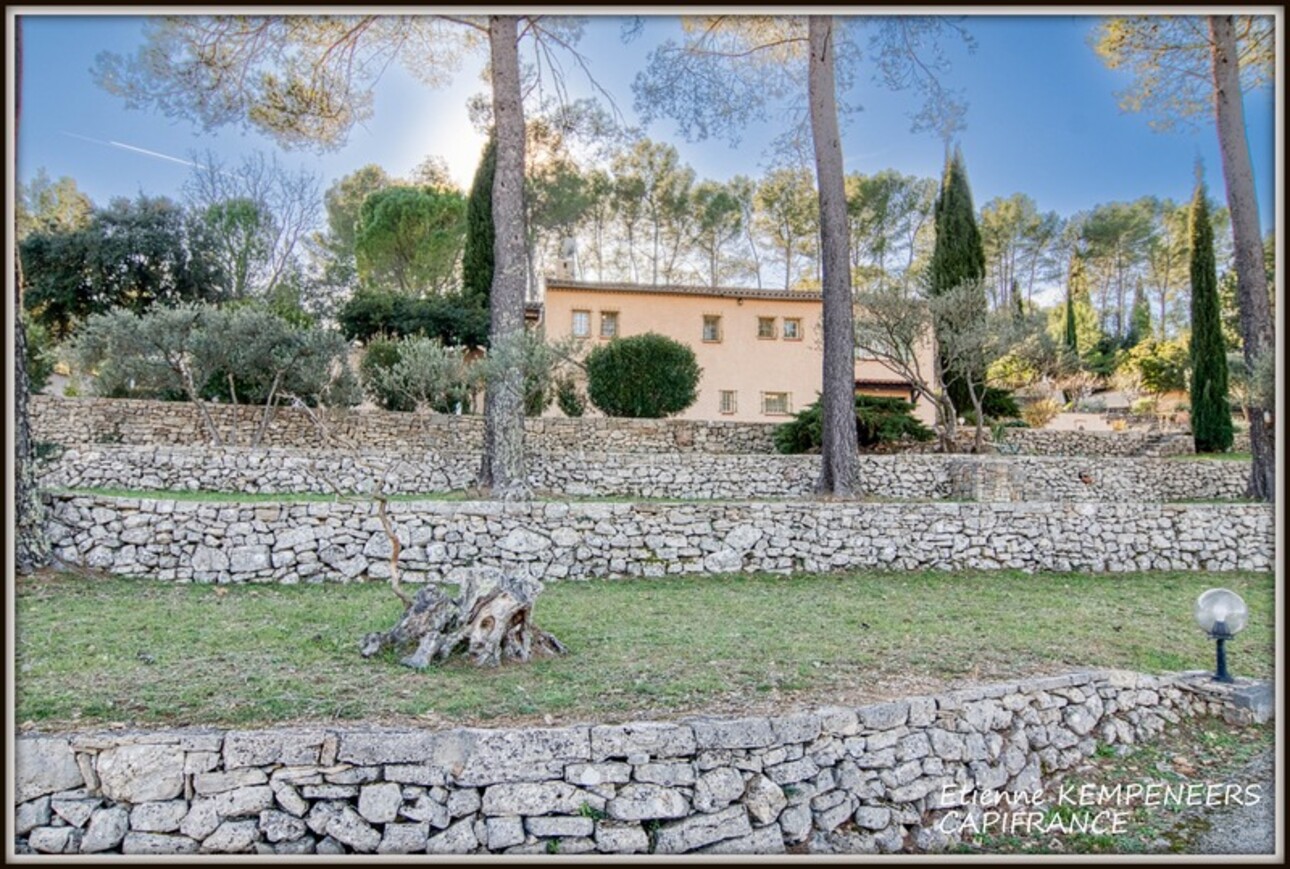 Photos 8 - Touristique - LORGUES, propriété au calme de 188 m² comprenant 2 logements sur un terrain arboré et clos de 5 000 m² avec piscine