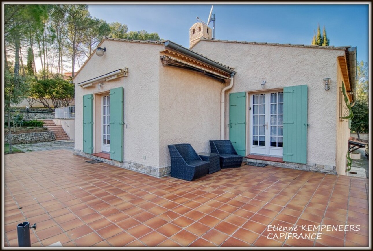 Photos 9 - Touristique - LORGUES, propriété au calme de 188 m² comprenant 2 logements sur un terrain arboré et clos de 5 000 m² avec piscine