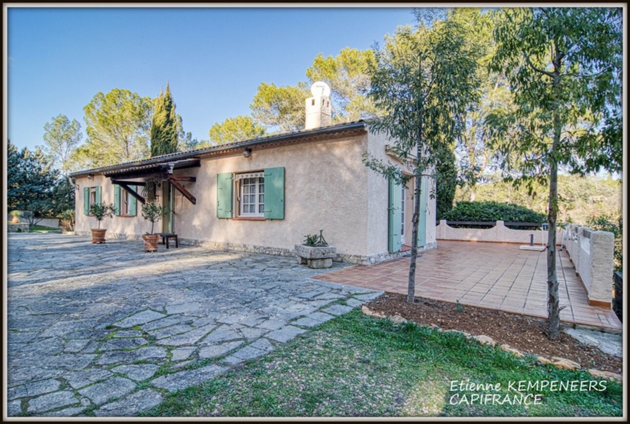 Photos 10 - Touristique - LORGUES, propriété au calme de 188 m² comprenant 2 logements sur un terrain arboré et clos de 5 000 m² avec piscine