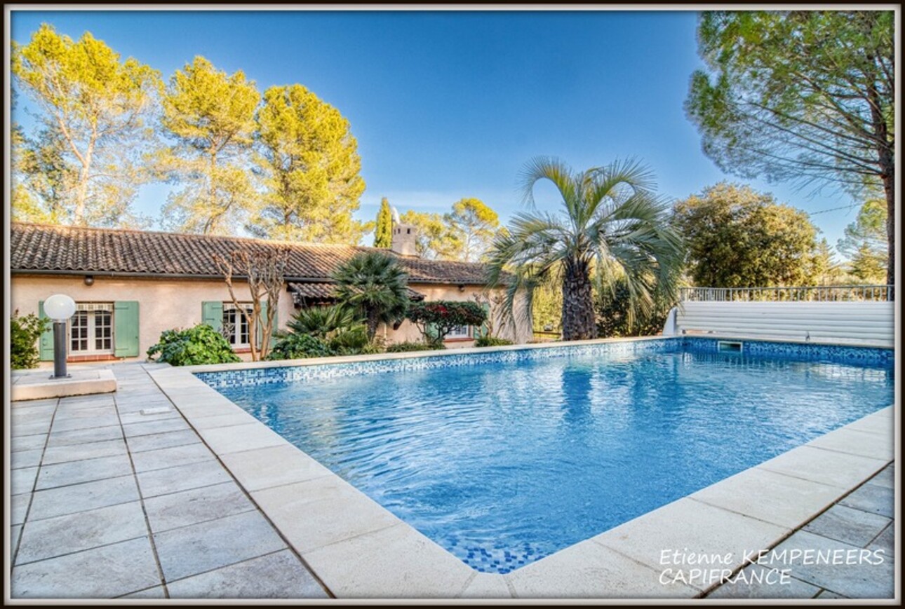 Photos 22 - Touristique - LORGUES, propriété au calme de 188 m² comprenant 2 logements sur un terrain arboré et clos de 5 000 m² avec piscine