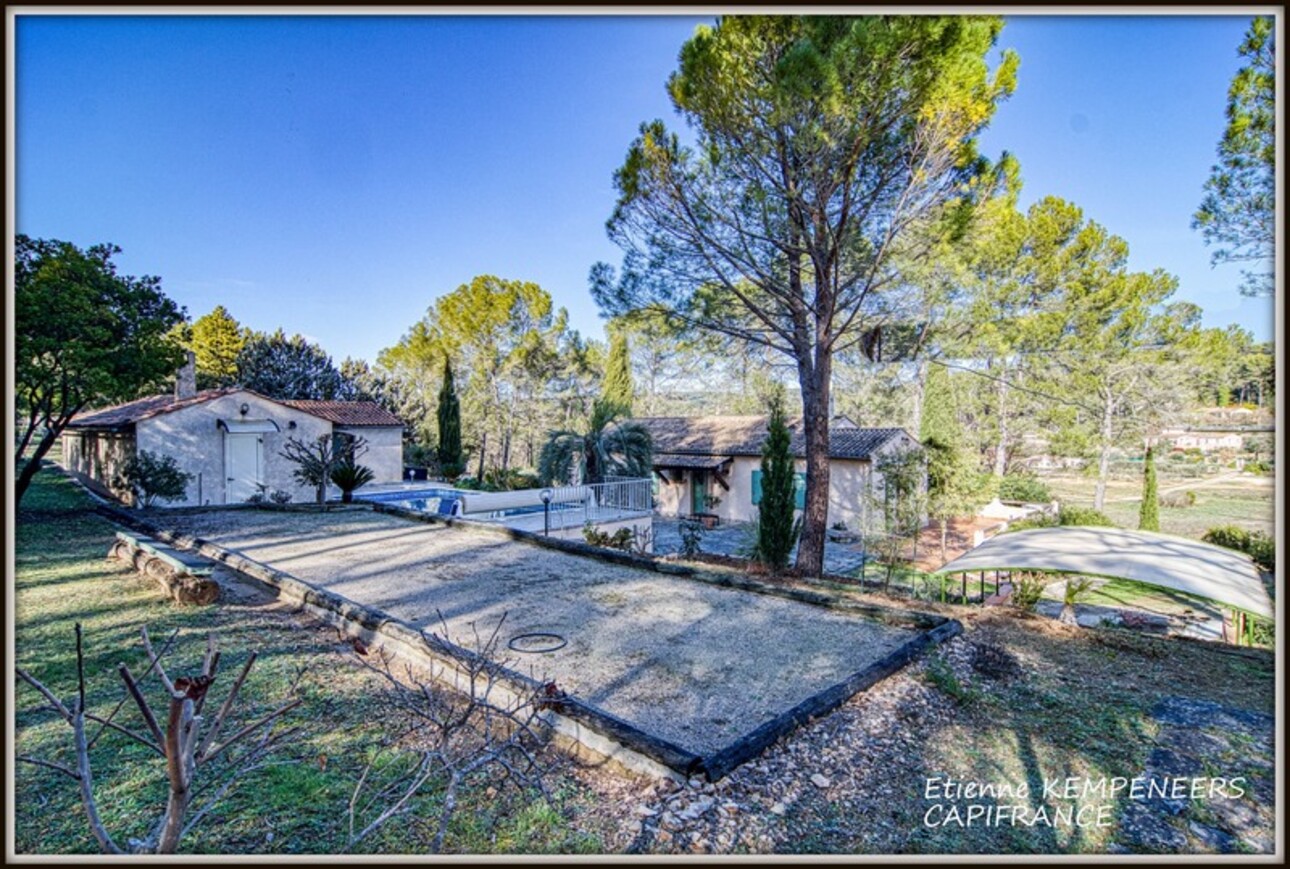 Photos 30 - Touristique - LORGUES, propriété au calme de 188 m² comprenant 2 logements sur un terrain arboré et clos de 5 000 m² avec piscine