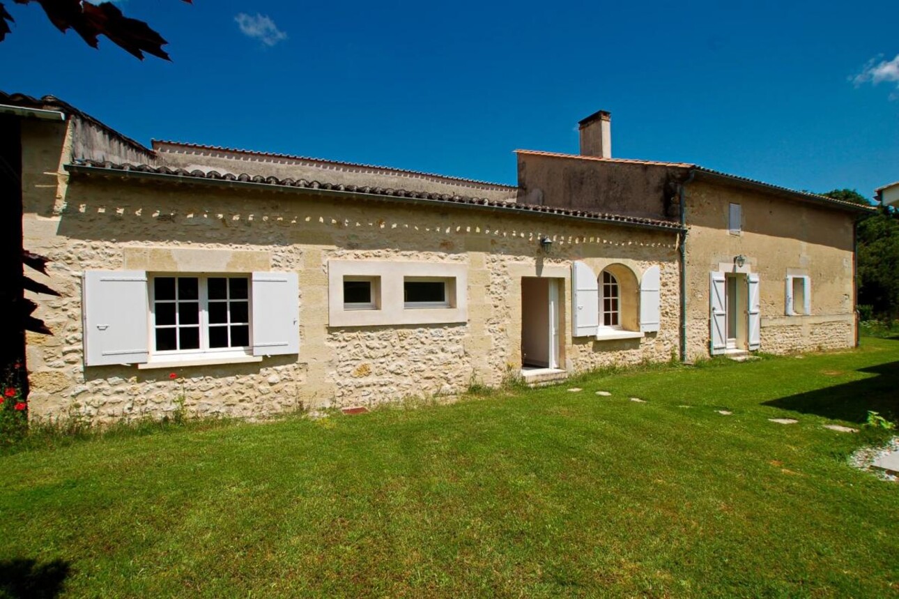 Photos 14 - Prestigious - For sale lovely, intimate property in the Médoc region with a main house, gite, annexe and pool