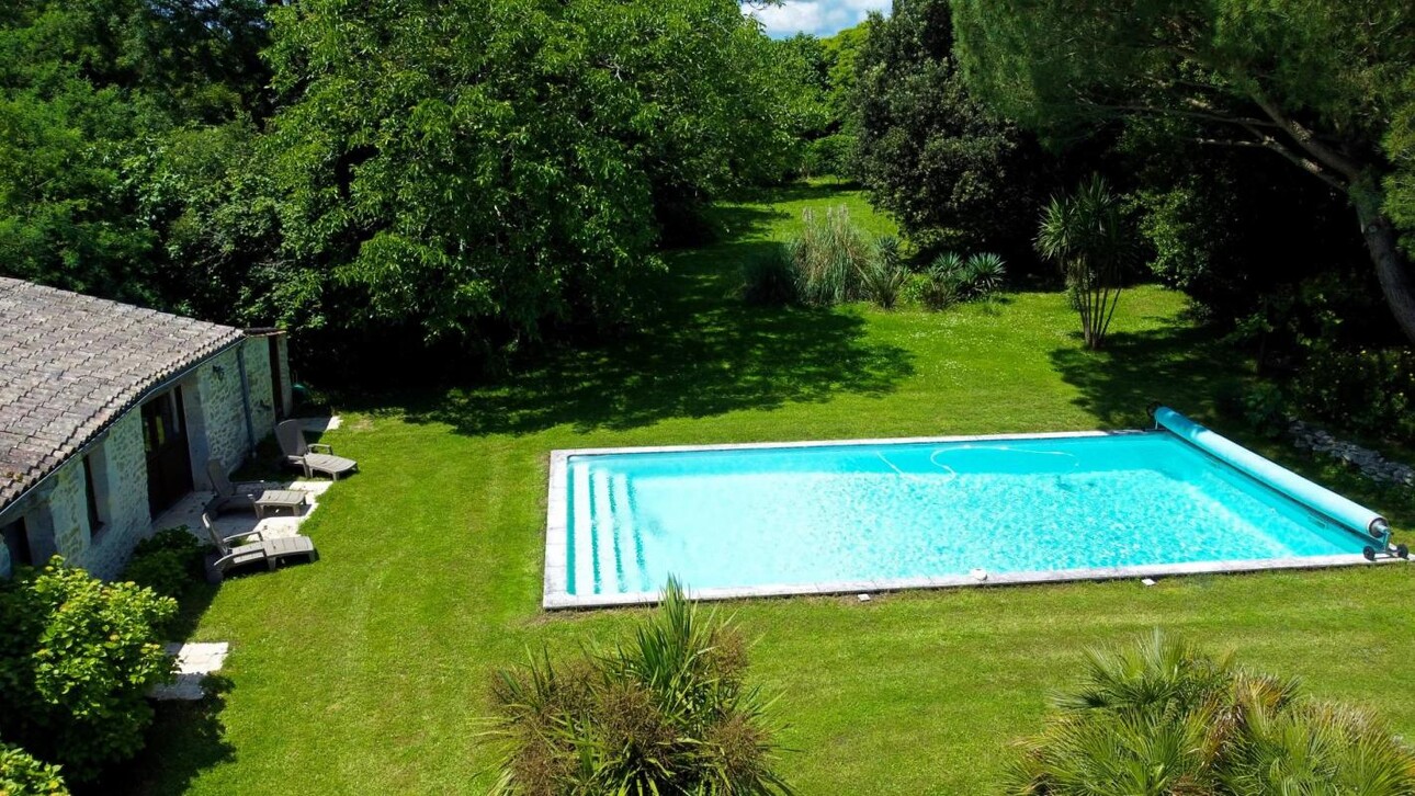 Photos 19 - Prestigious - For sale lovely, intimate property in the Médoc region with a main house, gite, annexe and pool