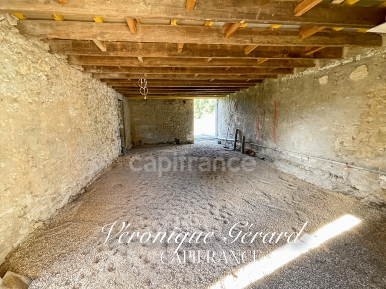 Photos 17 - Tourist - Ancien Corps de ferme de 158 M2 et 247 M2 au sol, avec grange et atelier sur plus de 4 hectares de bois et près